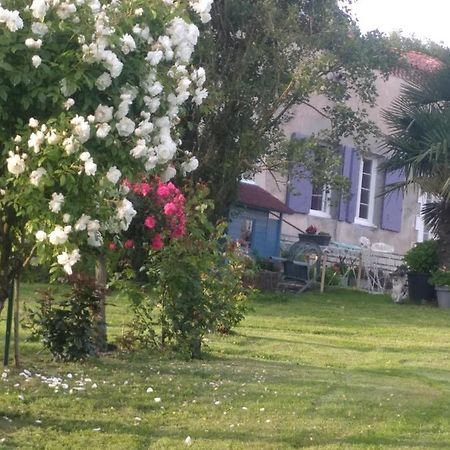 Maison De Campagne A La Ferme Pillac Eksteriør billede